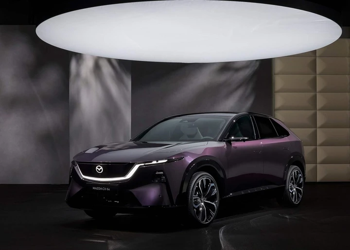 Mazda CX-6e, l'arte dell'ospitalità giapponese diventa un SUV