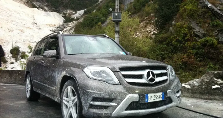Mercedes GLK 2012: off-road tra le cave di Carrara