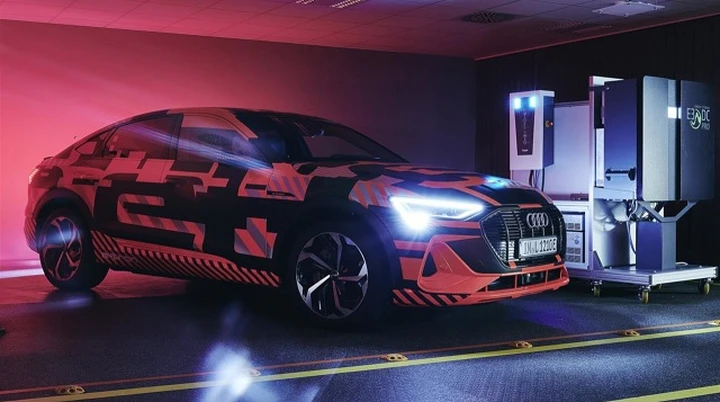 Audi e-tron, arriva la ricarica 