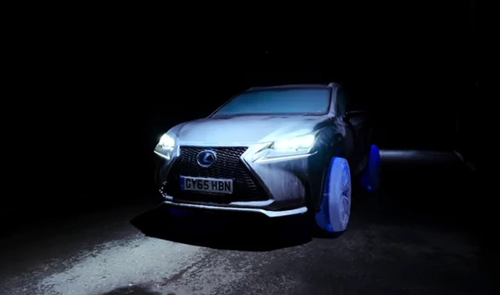 Lexus: pneumatici di ghiaccio per la NX