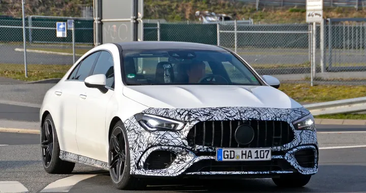 Nuova Mercedes AMG CLA 45: foto spia inedite
