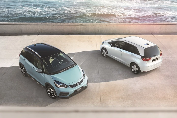 Nuova Honda Jazz Hybrid: immagini ufficiali