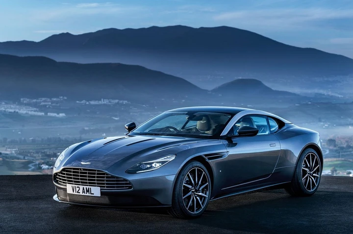 Aston Martin DB11: prime immagini ufficiali