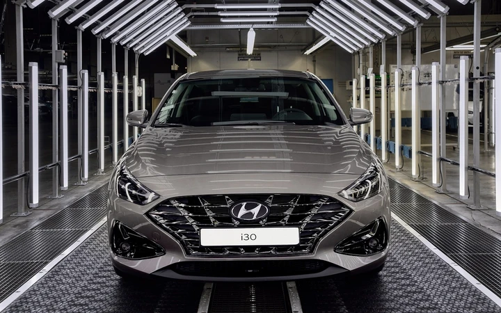 Nuova Hyundai i30, al via la produzione in Europa: immagini ufficiali