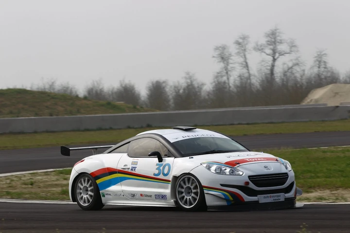 Peugeot Rcz-R Cup Cite 2014: immagini ufficiali