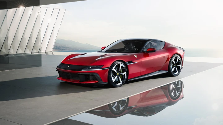Ferrari 12Cilindri: una rivoluzione stilistica ed energetica
