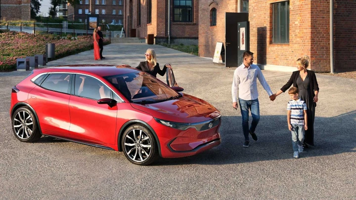 Izera su base Geely: le immagini
