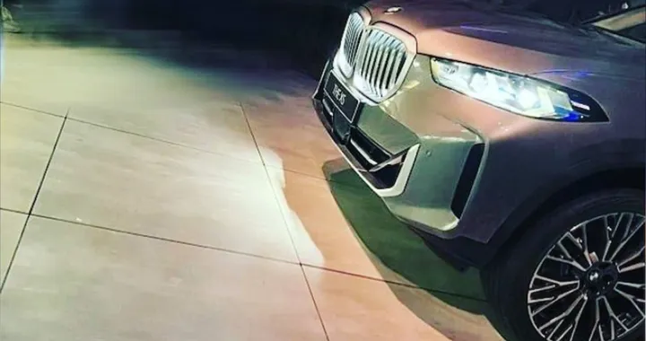 BMW X5 2023: l'immagine del restyling in anteprima