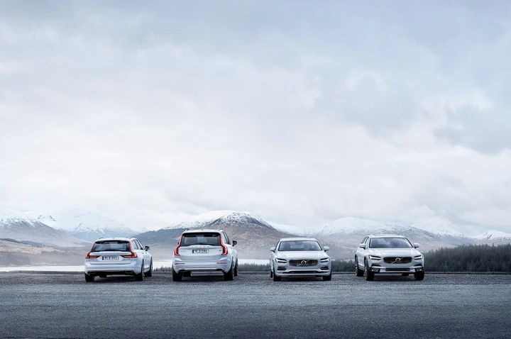 Volvo Serie 90: aggiornamenti powertrain e tecnologia di bordo