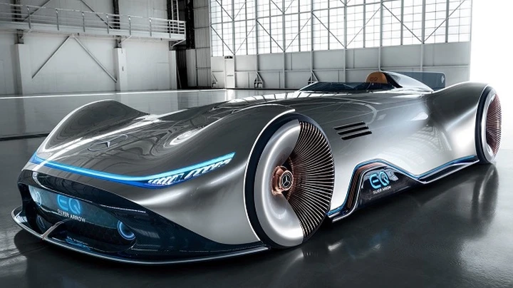 Mercedes Vision EQ Silver Arrow: concept elettrica ispirata alla storia