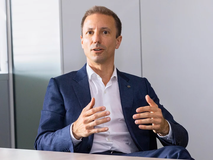Opel, Florian Huettl: ‘Diamo priorità alle auto elettriche economiche’