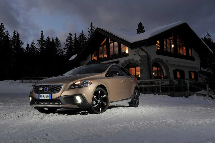 Volvo V40 Cross Country, prova a Campiglio