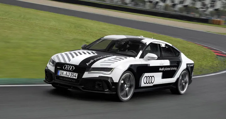 Audi RS7 a guida autonoma, in pista a 240 km/h