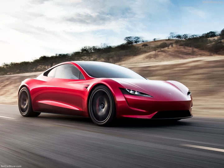 Nuova Tesla Roadster: immagini ufficiali