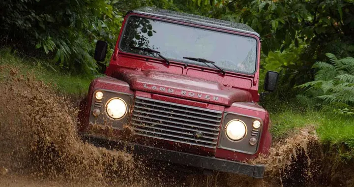 Land Rover Defender: fuori produzione nei prossimi anni