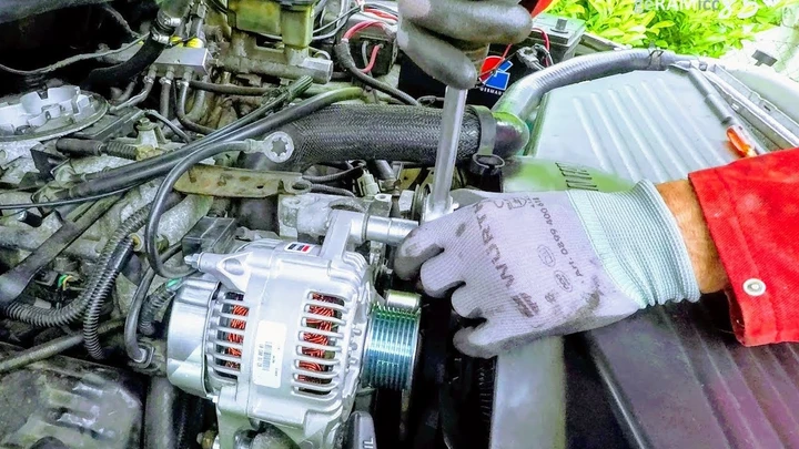 Alternatore auto guasto: le immagini
