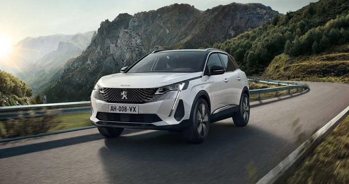 Peugeot 3008 restyling 2021: novità, motori e uscita
