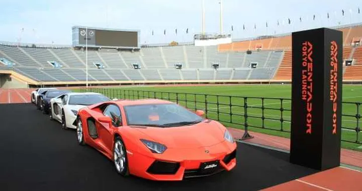 Lamborghini Aventador presentata in Giappone