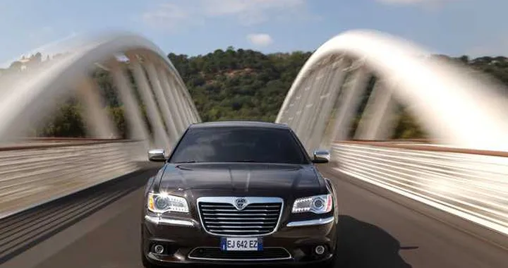 Nuova Lancia Thema 2011