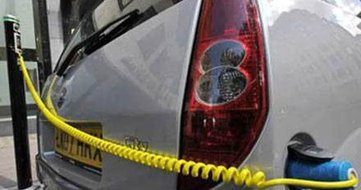 Auto elettrica: 4,7 milioni di punti per la ricarica