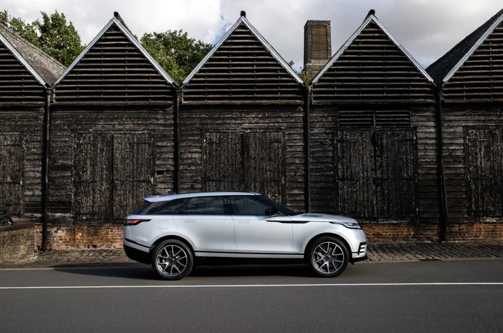 Range Rover Velar 2021: immagini ufficiali