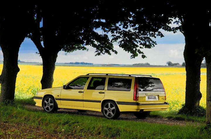 Volvo 850 festeggia venticinque anni