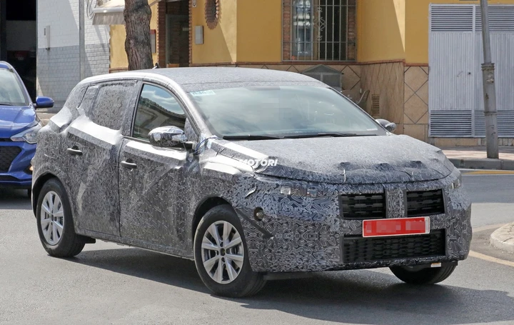 Nuova Dacia Sandero, spiata durante i test su strada