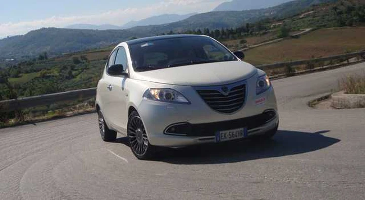 Lancia Ypsilon 0,9 Twin Air: la prova su strada