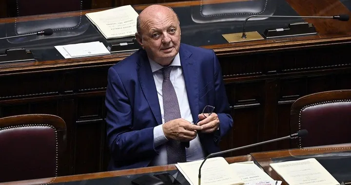 Auto elettriche in Italia, Gilberto Pichetto: ‘La scarsa diffusione è dovuta agli stipendi bassi’