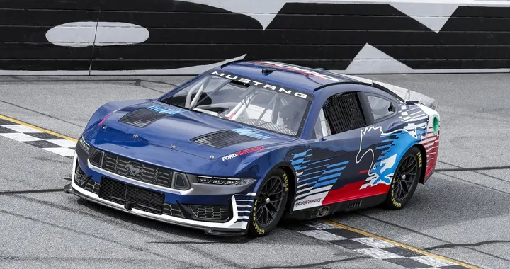 Ford Mustang: debutta la nuova versione per la Nascar Cup Series 2024 [FOTO]