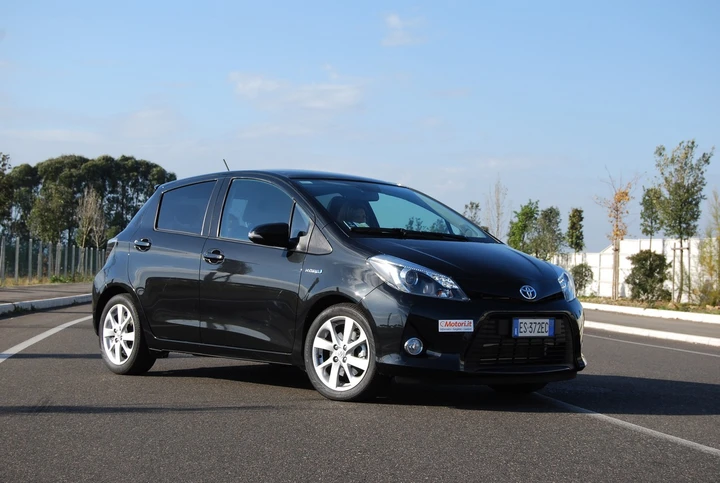 Toyota Yaris Hybrid Style in prova