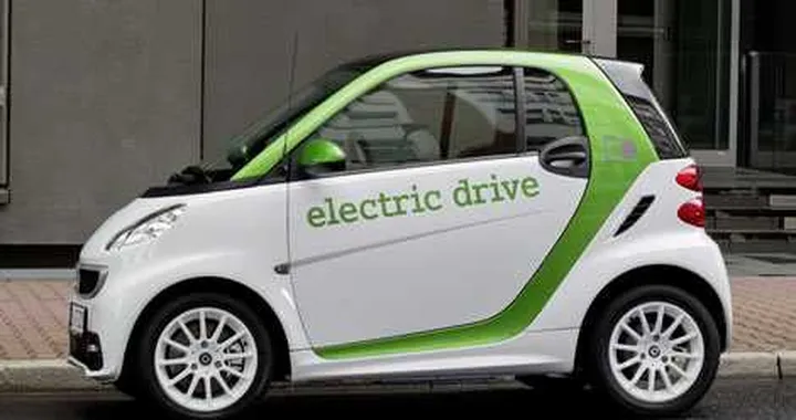 Smart elettrica: prezzo da 15.900 euro