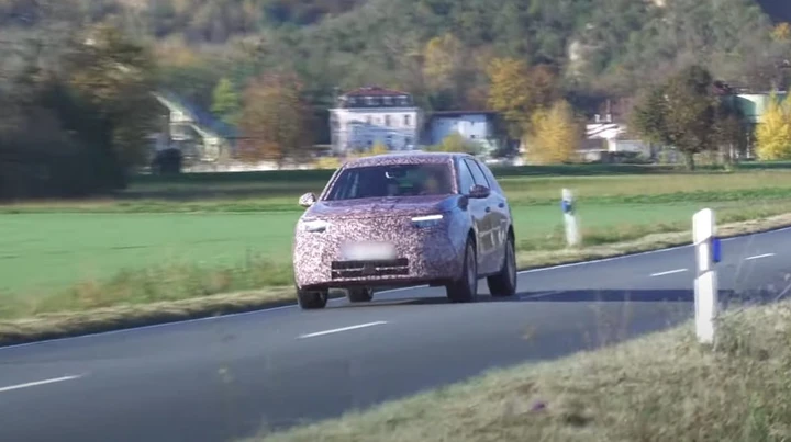 Nuova Opel Grandland: avvistato il prototipo [VIDEO]
