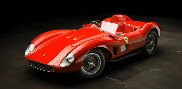 Ferrari 500 TRC del 1957: il gioiello che incanta collezionisti e appassionati