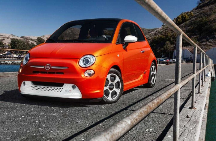 Fiat 500e: immagini ufficiali