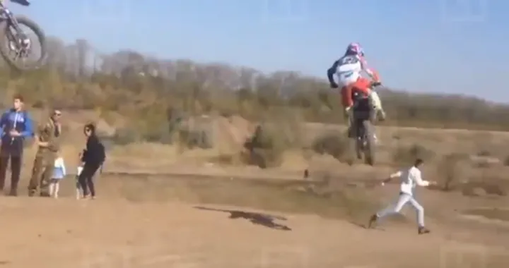 Russia, tragedia alla gara di motocross