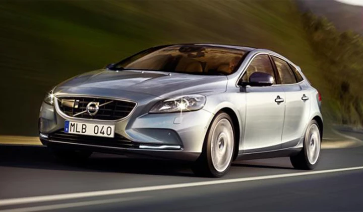 Volvo V40: il restyling pronto per Ginevra