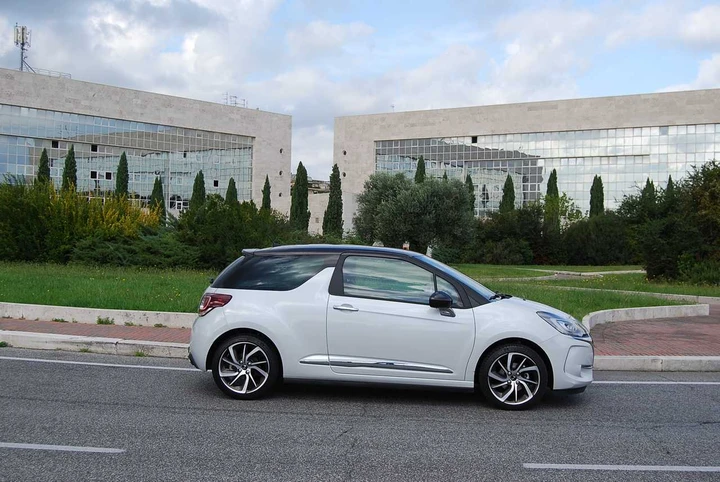DS DS3 PureTech 131 CV vs DS3 Performance