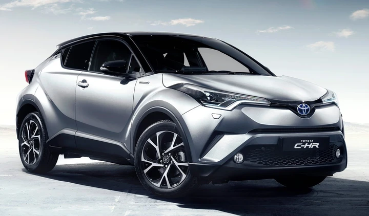 Toyota C-HR, le immagini degli interni