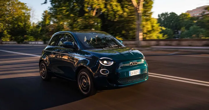 Fiat: la 500 elettrica potrebbe diventare Trepiuno