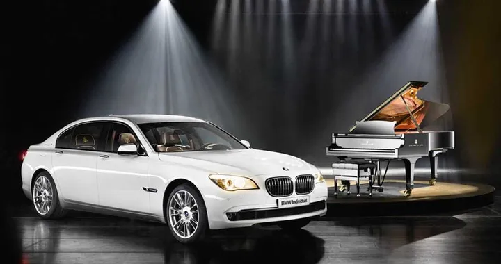 BMW Serie 7 Composition: sinfonia in bianco e nero