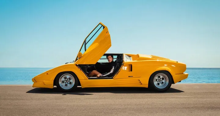 Lamborghini scende in spiaggia: la capsule che trasforma il lusso in stile estivo
