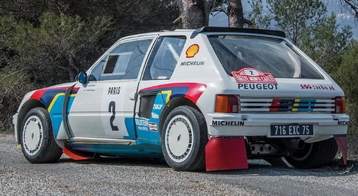 All'asta la leggendaria Peugeot 205 T16 di Ari Vatanen