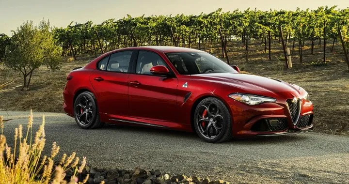 Alfa Romeo Giulia: il 2.0 MultiAir da 280 CV debutta a New York