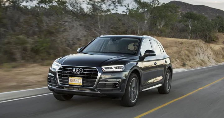 Nuova Audi Q5, debutta il 2.0 TDI da 150 CV e la versione S line black