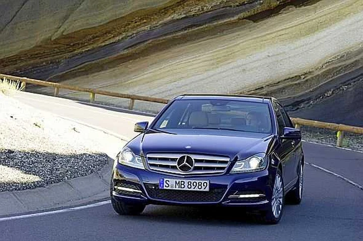 Mercedes Classe C restyling: più bella e parsimoniosa