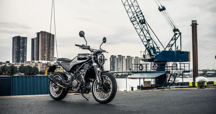 Husqvarna: debuttano Vitpilen 401 e 701 e Svartpilen 401