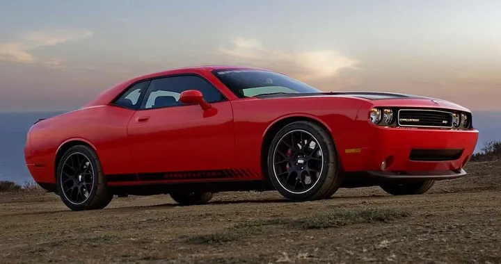 Dodge Challenger 700 CV: una muscle car