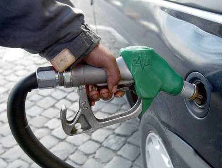 Carburanti: prezzi benzina in leggero calo