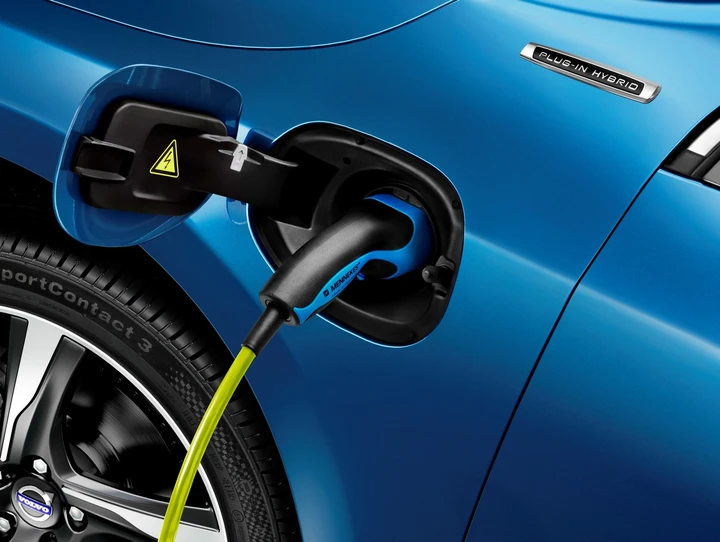 Volvo V60 Plug-in Hybrid R-Design 2014
